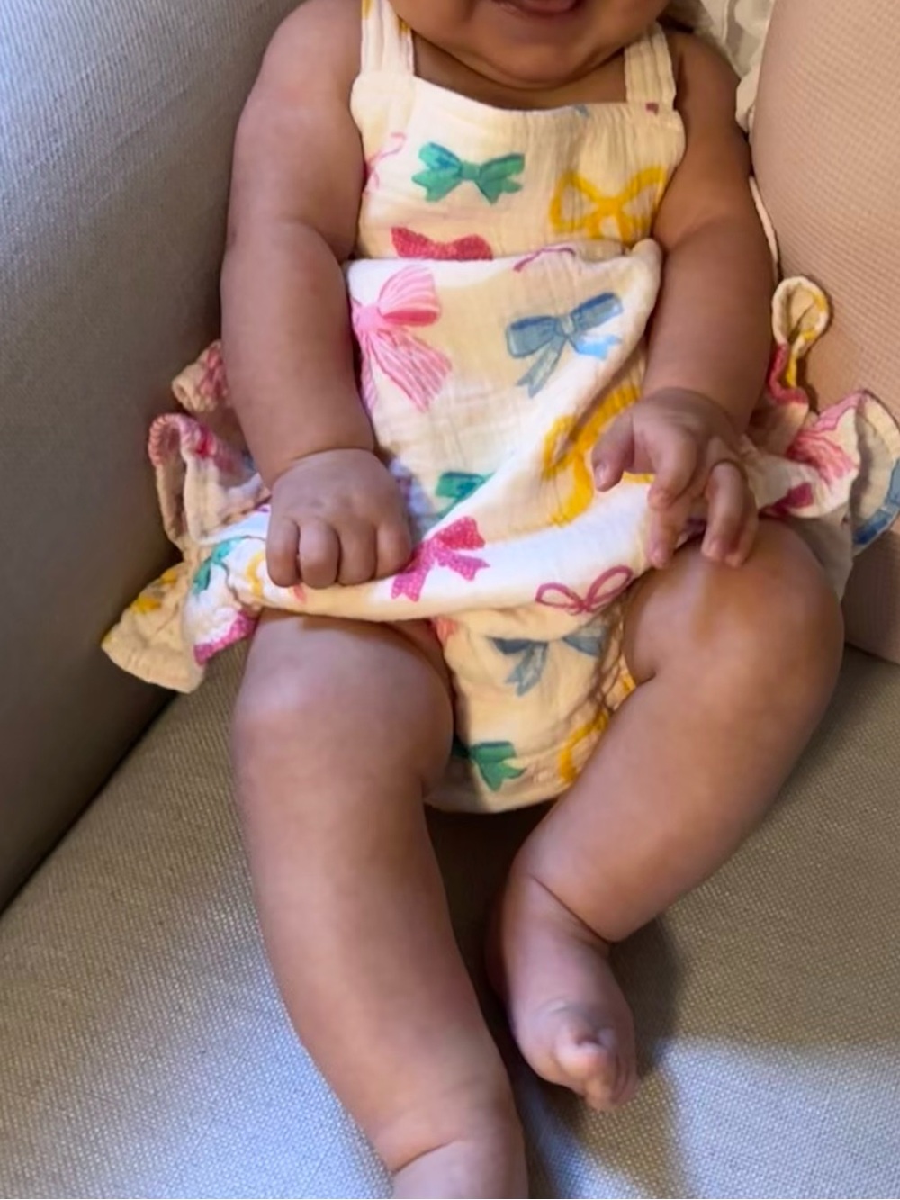 Bow Ruffle Romper - Picture 4 of 4